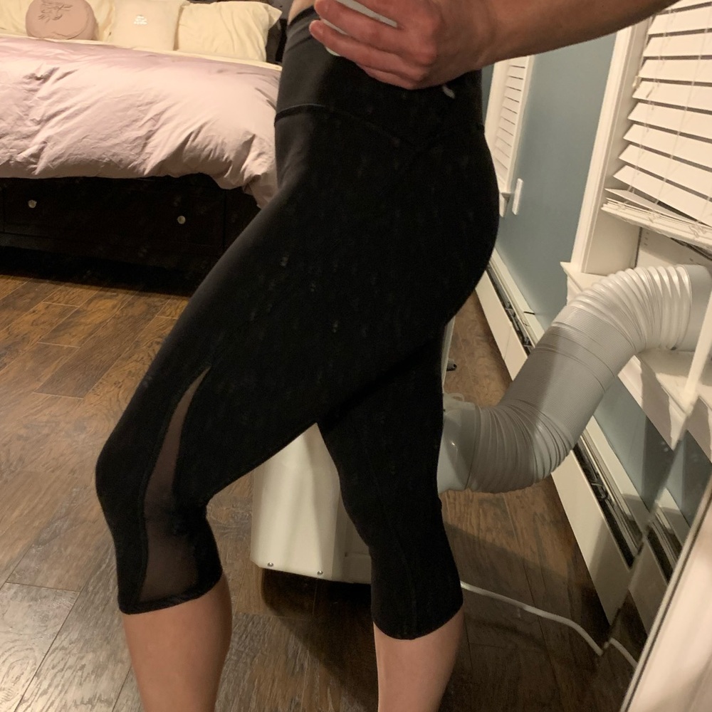 Size 4 Lululemon train times crop.  Like new!